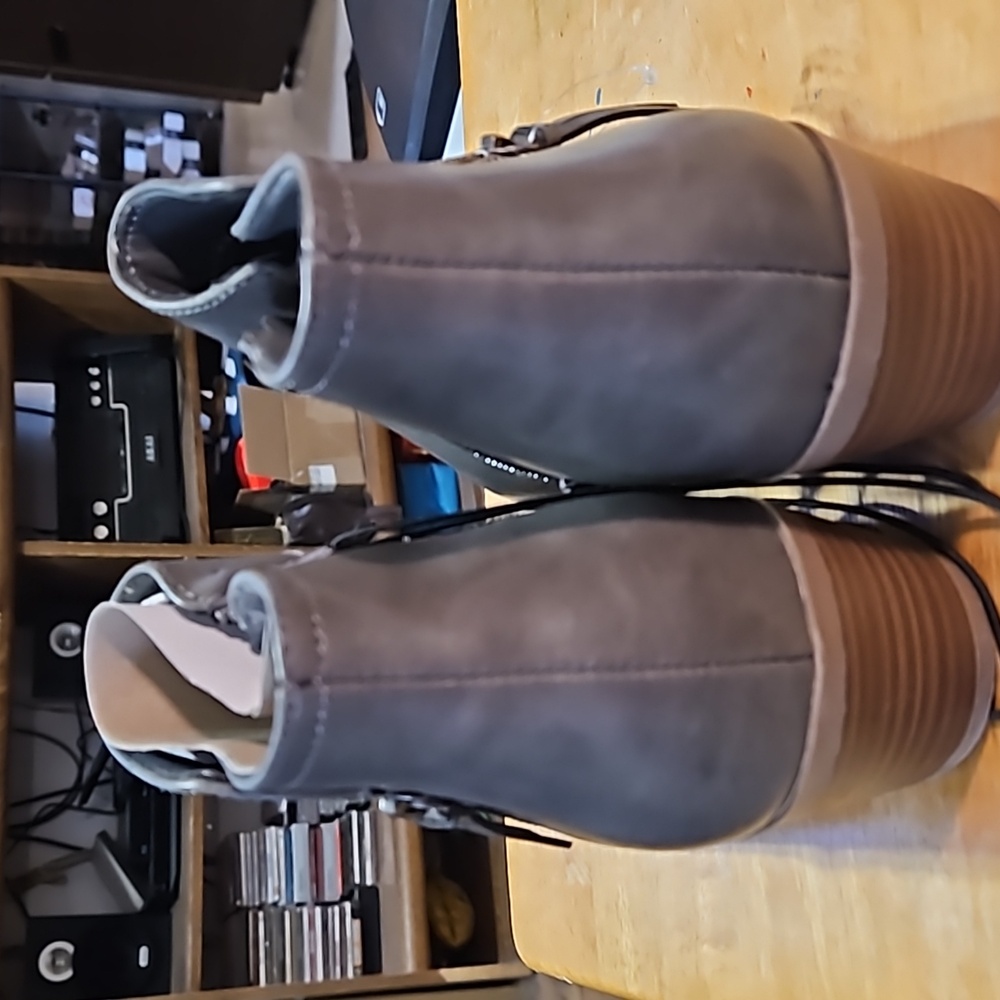 Arizona Cadman JCP Size 10 Gray Side zip boot